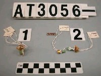 藏品(女子青玉鑲金耳飾)的圖片